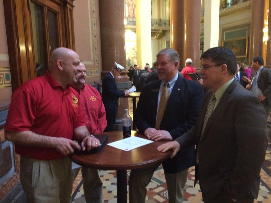 DSMIAFF4's tweet image. @DSMIAFF4 @IowaPFF @presidentlocal4 at State Capitol with Rep. Ourth and Rep. Gronstal