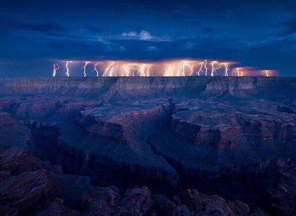 _Paisajes_'s tweet photo. Increíble tormenta sobre el Gran Cañón, USA. http://t.co/0fIqSEMSn1