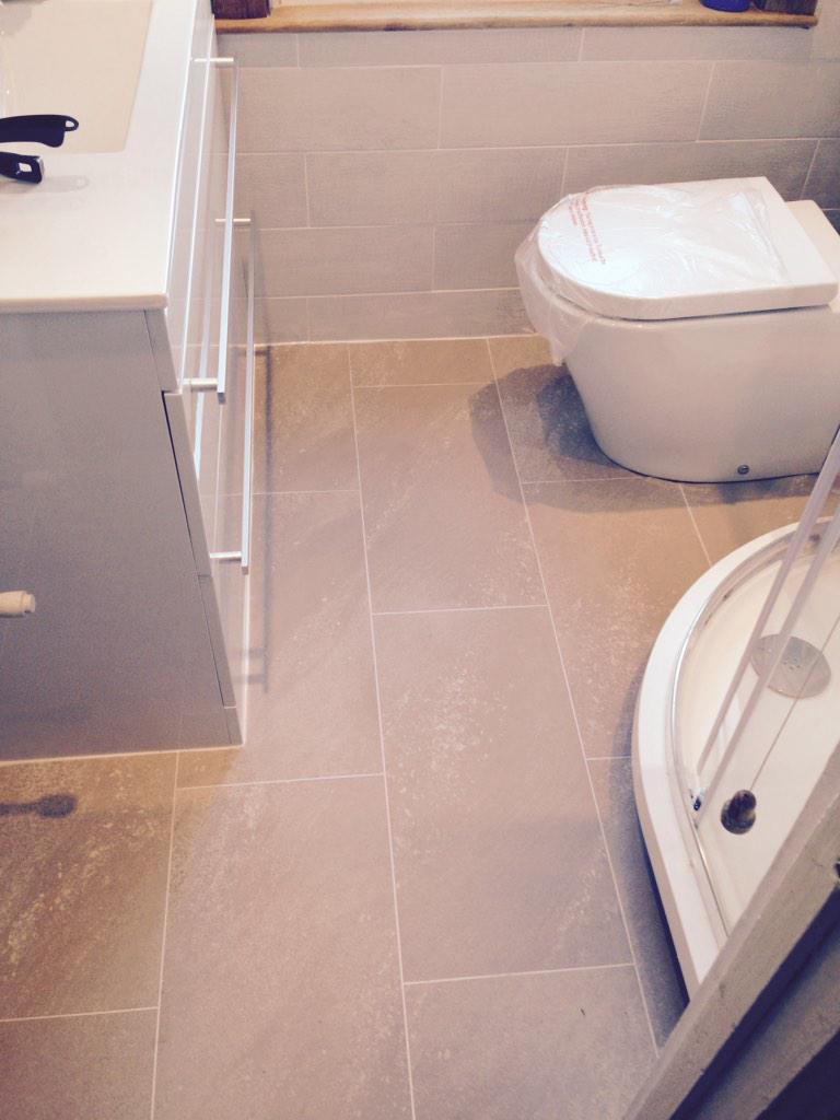 AclassCarpets's tweet image. Bathroom in karndean tile with feature strip fitted just before christmas in epsom
