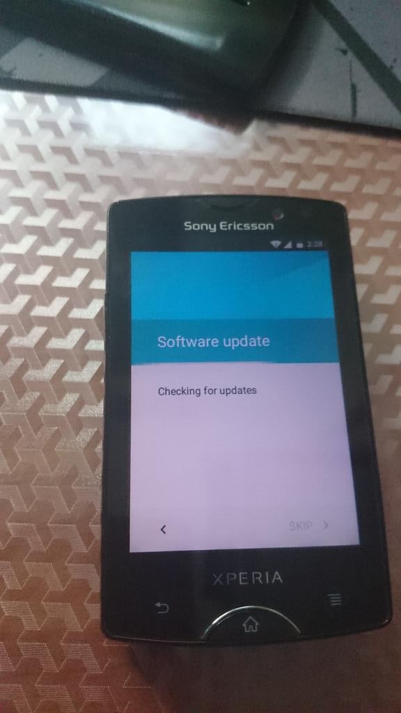 aruru_twt's tweet photo. Second flashing. #androidlollipop #xperiaminipro #wastedmidterm http://t.co/kCeDjFUMuj