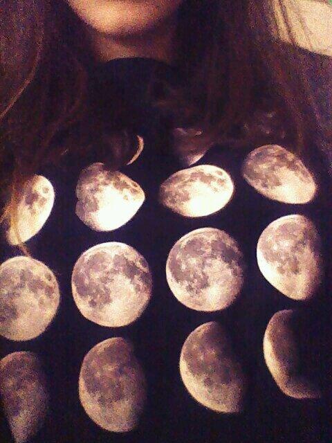 soyunazorrx's tweet photo. Heres mi luna heres mi sol nadie t kiere komo llo toma lla wenos dias mundo¡¡ http://t.co/V7e9d84EJ3