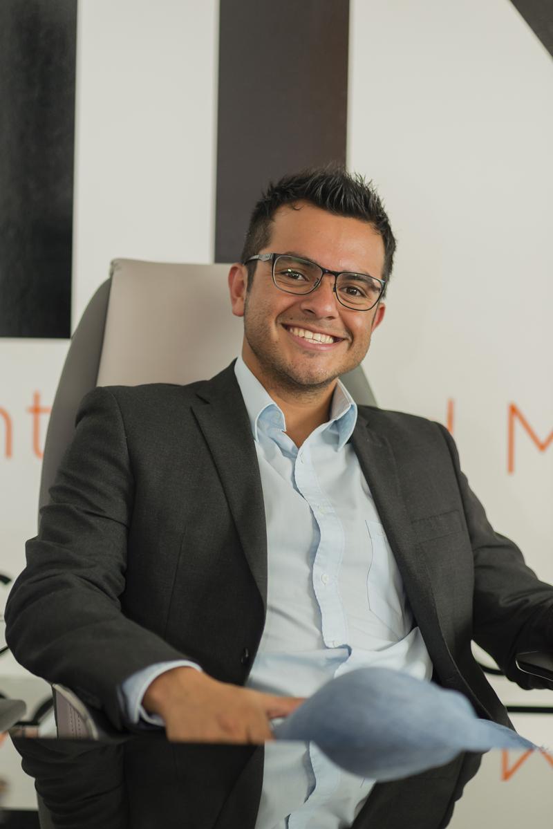 IMEguatemala's tweet photo. #ConoceA Gerson Estrada Girón: diferente, innovador, fuera de serie, Administrador IT en #IMEGuatemala #TeamIME http://t.co/ipWZ6WgLEq