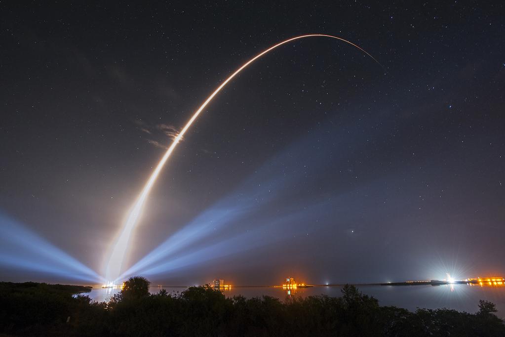 CosmosRevealed's tweet photo. #AtlasV successfully launches #MUOS3 satellite to orbit. Full story: http://t.co/qvNDU5x4xV #space #ULA #spaceflight http://t.co/TFmdA66KvE