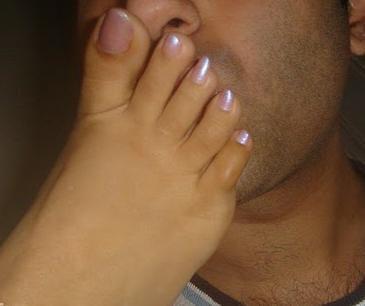 raghad4414's tweet photo. @both_mbadl3  كيفك ياكلبي (( يلا انبح وبوس رجولي ياكلبي المطيع )) http://t.co/QoFyzcmOVA
