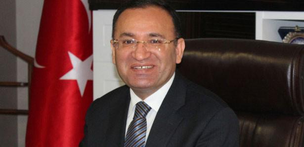 Adalet Bakanı Bozdağ,Yargıya Yönelik Eleştirileri Yanıtladı: ‘‘E Deniz Seki'yi yakaladık ya?’' zaytung.com/haberdetay.asp…