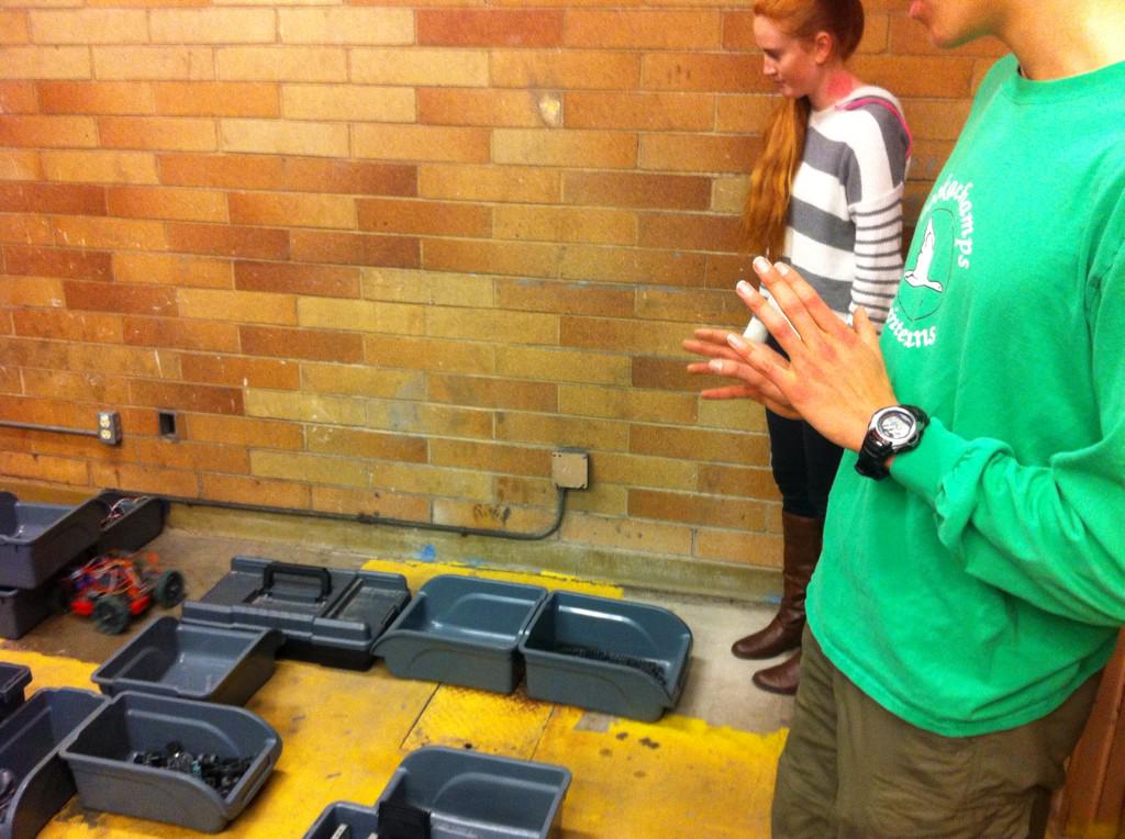 b_esdSetterlund's tweet image. #BETigers engineering students showing off their final projects. #tigerrobotics #STEM @UWGEARUP @TigerAsb