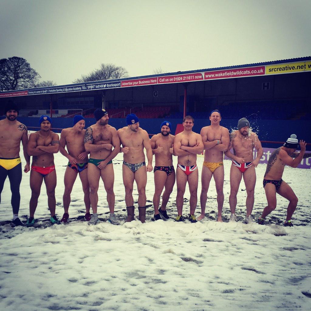 mattyryan88's tweet photo. Snow won't stop the boys from wearing there @budgysmuggler at trainin!! Unlucky @dannykirmond snowball to the face! http://t.co/6pQKSfsw6e