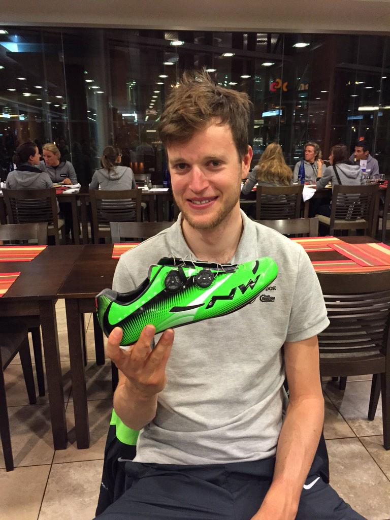 Joolzephoto's tweet photo. The Cinderella moment for @conordunnealot thanks to @NWcycling #custombuild #size50 #heshallgototheball http://t.co/dwc8GbZ82o