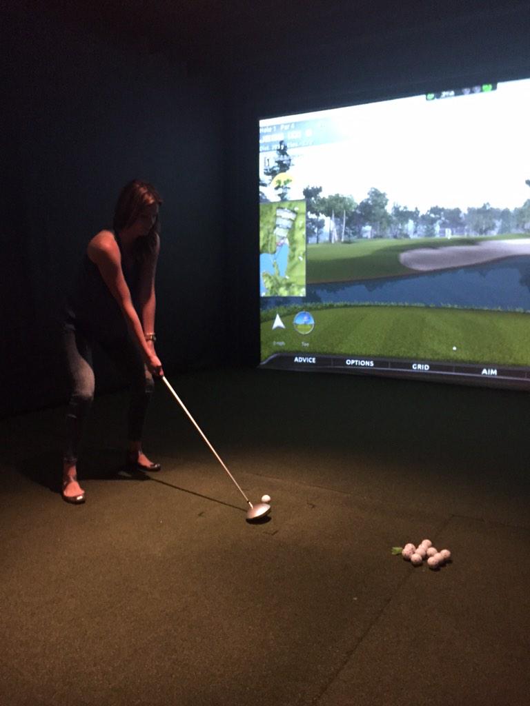 PAR365NYC's tweet photo. Awesome time @DeweysGolf last night with @THECADDYGIRLS @ahhlecksss @jessicartsy. Check this place out!! http://t.co/vRa99dBeOD