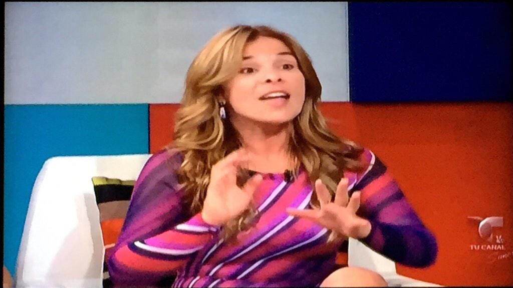 DandoCandelaFan's tweet photo. Nuestra Saudy Rivera en la noche de ayer en el programa "Alexandra de noche" sin una gota de maquillaje. http://t.co/x8OVq5BKfy