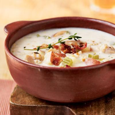 DocMastr's tweet photo. Happy #NationalNewEnglandClaimChowderDay Watching it it snow could use a bowl of #chowder http://t.co/tx8844RRr3