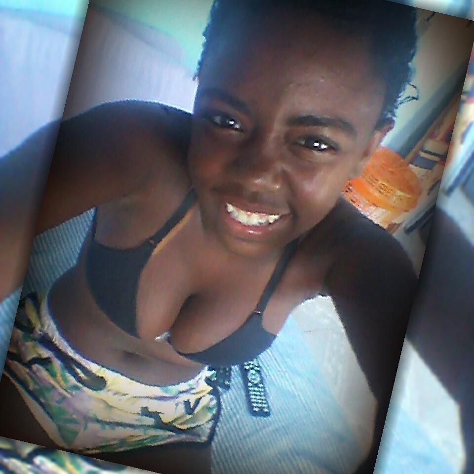 ArianeFonsecaa's tweet photo. ~` Pretta http://t.co/AQ8oeHSs8D