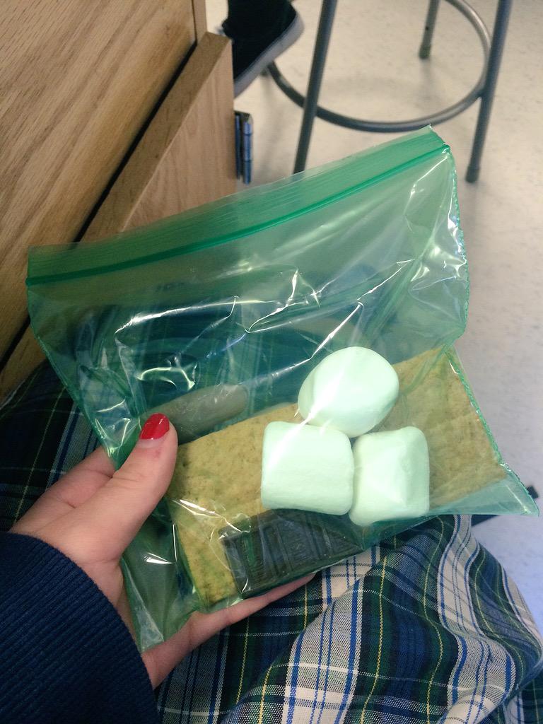 casscbennett's tweet photo. Chemistry was such a success #dawnrox http://t.co/ZHocDwSLvW