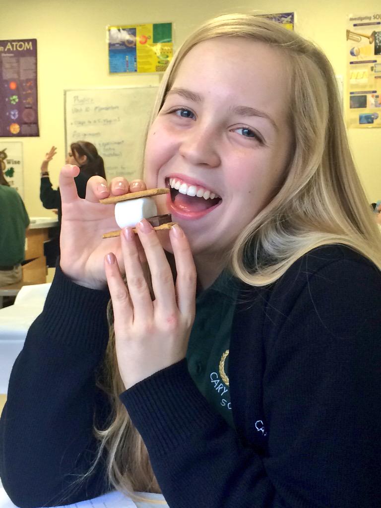 casscbennett's tweet photo. Chemistry was such a success #dawnrox http://t.co/ZHocDwSLvW