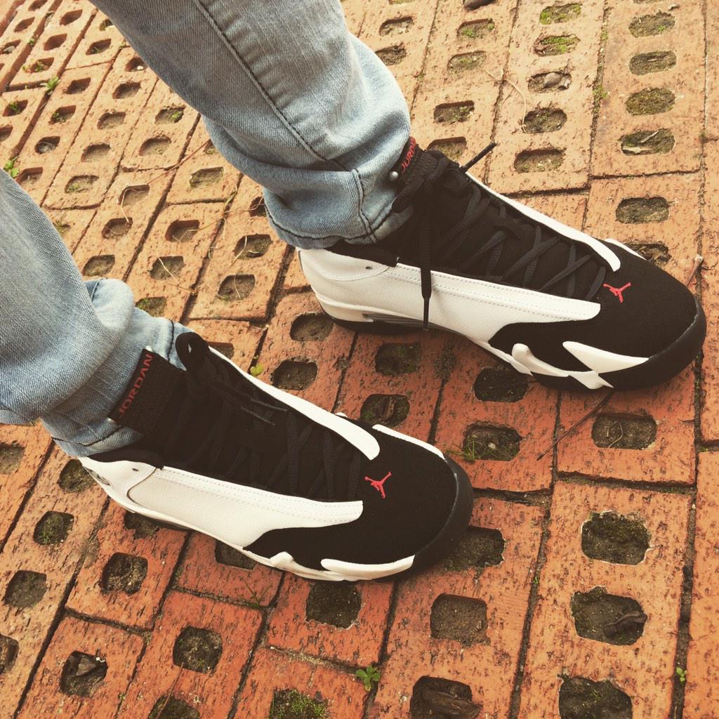 Black Toe 14s ; #kotd #femalesneakers #FemaleCollector  #femalesneakerheads #igsneakercommunity  #walklikeher