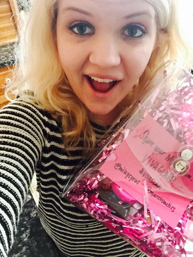HeartBeatsMiley's tweet photo. Thanks so much @MACcosmetics &amp; @MileyCyrus for this! Best birthday gift ever! #VIVAGLAM http://t.co/AterSrF2me