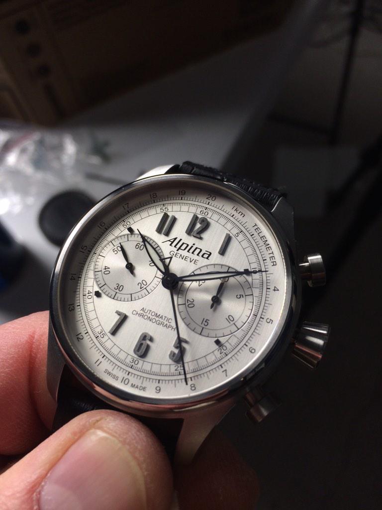 OnlyVault's tweet photo. Great depth with the applied numerals on this #alpinawatches #chronograph http://t.co/viv2VnvvdG