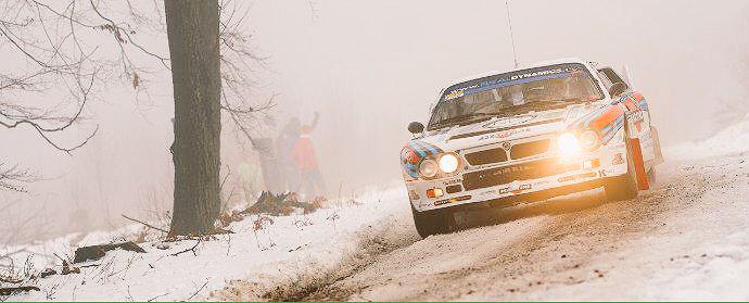 leon_rally's tweet photo. Esto si eran buenas épocas del Rally de #Montecarlo #GrupoB #DefiendeLosRallyes #Lancia #037
#MartiniRacing http://t.co/nptBq4Jt7a