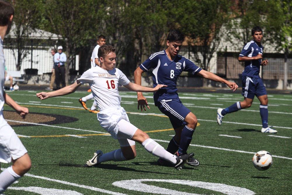 BteamGirls's tweet photo. Guard - @treifs 
6'11"
Got 6 red cards this soccer season
Exp: draining 3s last week
"Ball hog" - @kate_mamate http://t.co/YtxY5LQ7Z5