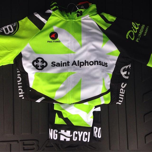 The new kits have arrived! So excited! #team16 <a href="/rollinghcycles/">Rolling H Cycles</a> <a href="/SaintAlsHealth/">Saint Alphonsus</a> @Pactimo bit.ly/1J9vOrQ