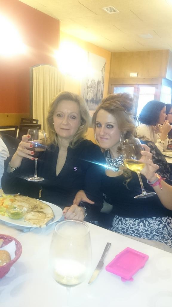 gemaperez88's tweet photo. Lo mejor que tengo en el mundo MI MAMI  . Buenas noches http://t.co/ctPauDERpn