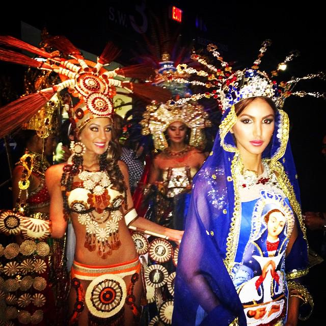 PageantsNEWS's tweet photo. National costumes! #MissUniverse http://t.co/5rhNNRRQSV