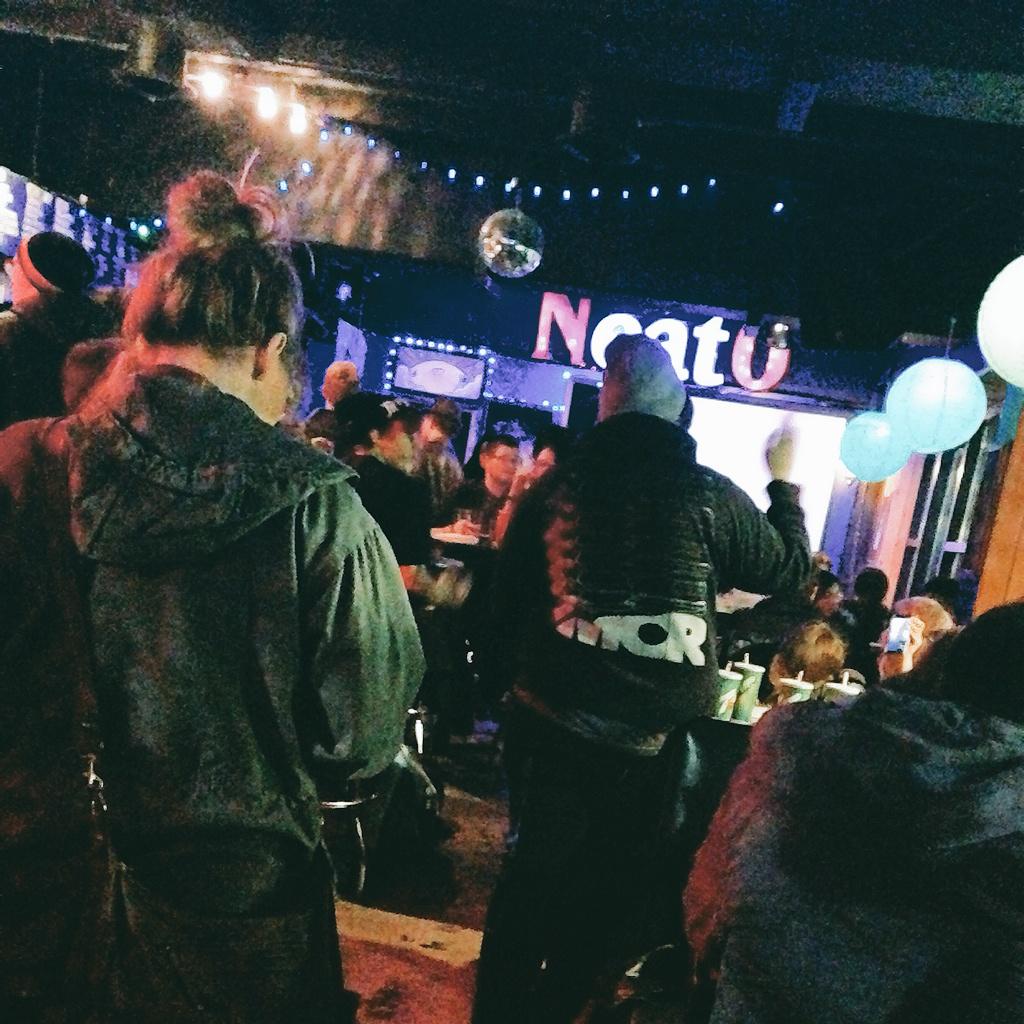 JournalistaJane's tweet image. As usual, it&apos;s a full house for #brokenmic. #SpokanePoetry #NeatoBurrito