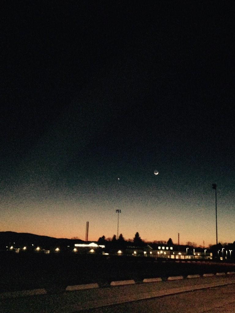 IskconInc's tweet photo. #smalltown #nightsky #eclipse http://t.co/jF3vrTjMXS