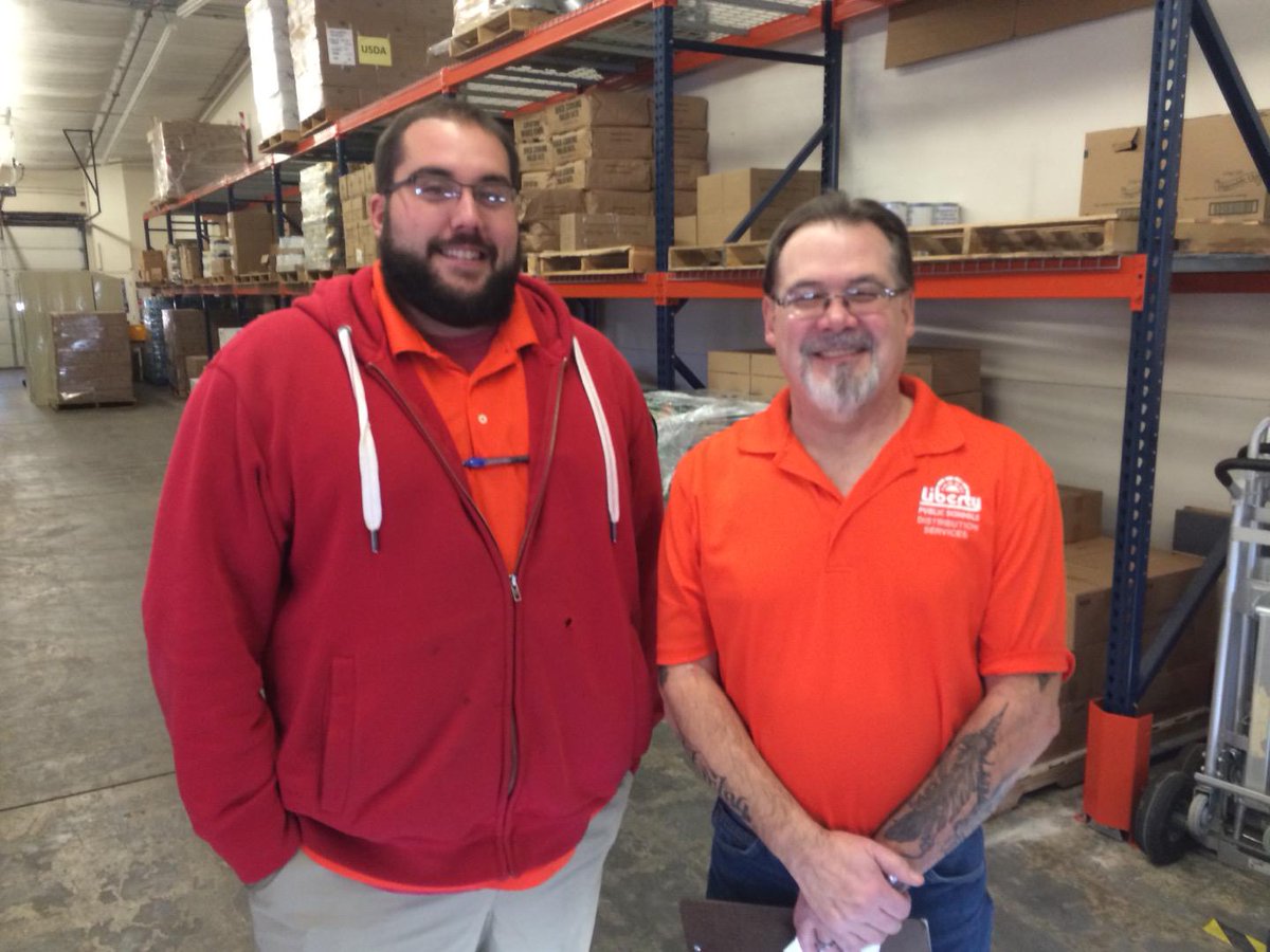 AndersonWSteven's tweet photo. Spent the am working alongside these fine gents. Nik&amp;Mike - the guys who fill the orders. #lpsleads #lpsdayinthelife http://t.co/yKUyX1e7TB