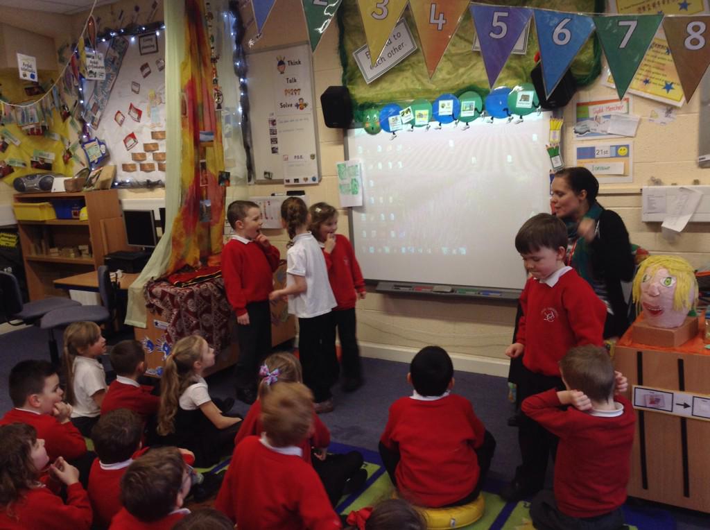 _Class_1G's tweet photo. Here we are acting out our @PieCorbett story the 3 little pigs #piecorbett #3littlepigs @YsgolEmmanuel http://t.co/jZUrkVgTzJ