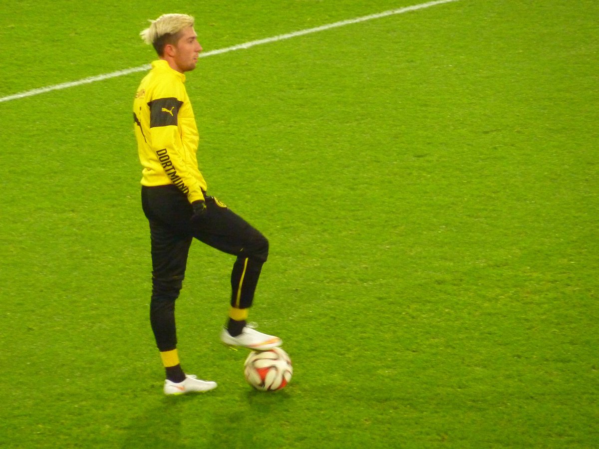 Nightwhisper77's tweet photo. Kevin Kampl gefällt mir richtig gut, der Junge ist motiviert bis in die Haarspitzen! :) @BVB #EchteLiebe #utrbvb http://t.co/vE81EpAsbh