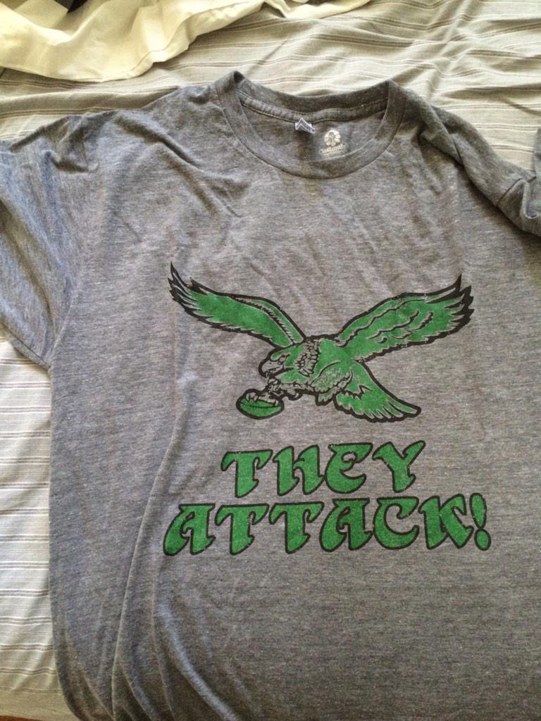 PeteLikesPhish's tweet photo. Got a pretty badass belated birthday present last night! Go Birds! #flyeaglesfly #featheredcreatures #illadelph http://t.co/VRm7I5DWT2