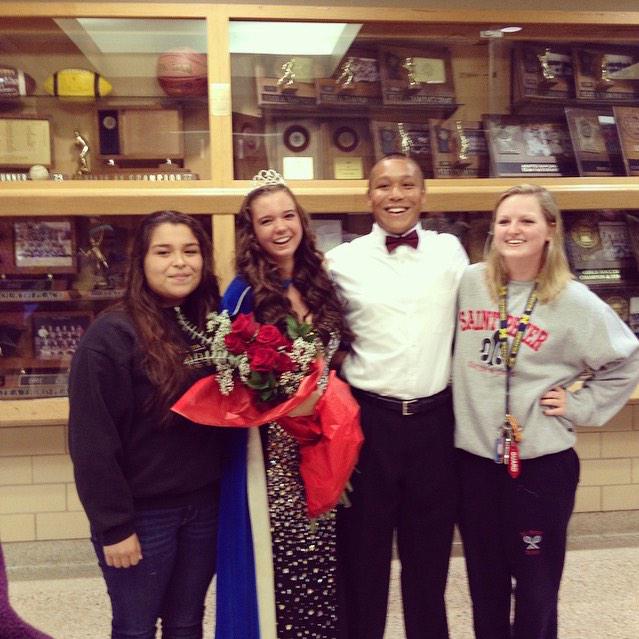 MAJOR4KING's tweet photo. Vote Major because he's already friends with the queen😎 http://t.co/nhysmcmRDR