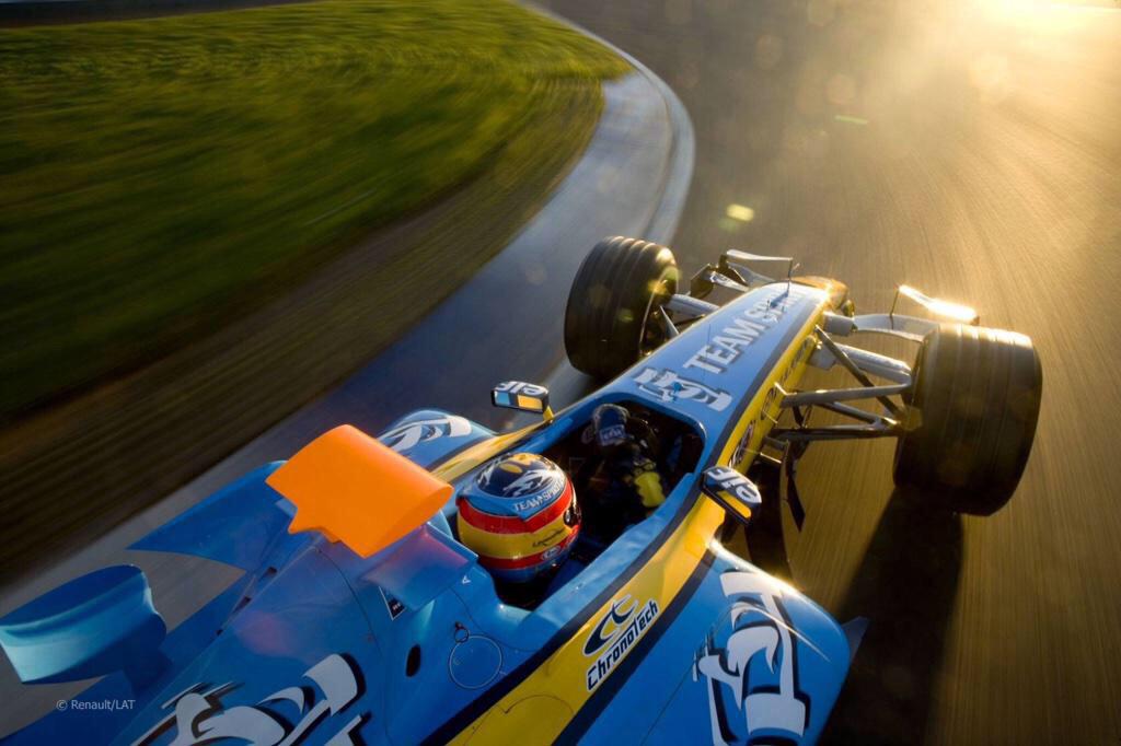formulaoneclub's tweet photo. Si eres un amante de la F1 ¡Síguenos! ¡No te arrepentirás! #F1ESP RT
http://t.co/xFP3kDAoeN http://t.co/CJh1KIvnHb