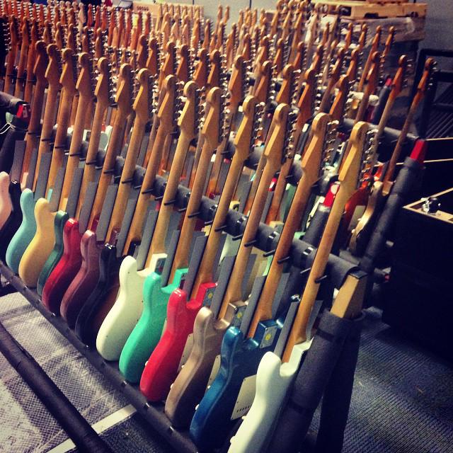 _afteRain's tweet photo. Heaven “@Fender: So much to show/see at #fendernamm #namm http://t.co/vsi9bleDqP”