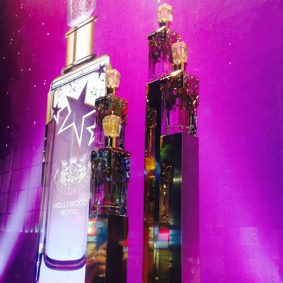 juicycouture's tweet photo. The new #JuicyCouture Hollywood Royal is now available in stores & online! http://t.co/XRPNGpMJja #LiveFamously http://t.co/fQWev5M71V