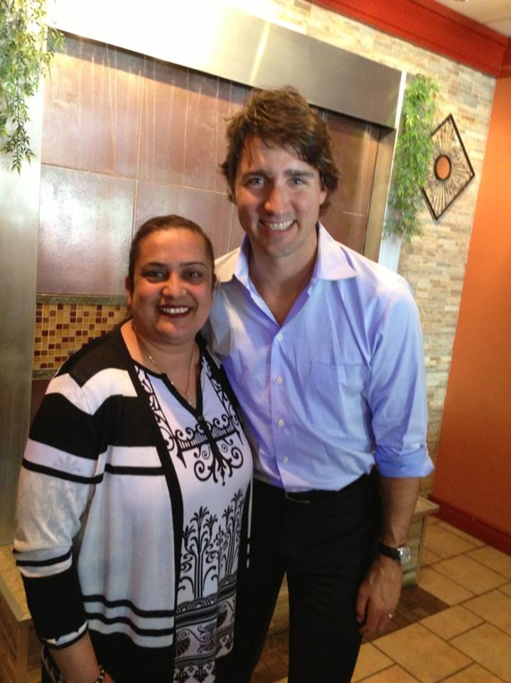 IndiaVillageOnt's tweet photo. Guess who likes @IndiaVillageOnt? Mr @JustinTrudeau! Thx for stopping by sir! #HamOnt #Dundas http://t.co/1sadyQoj4Z