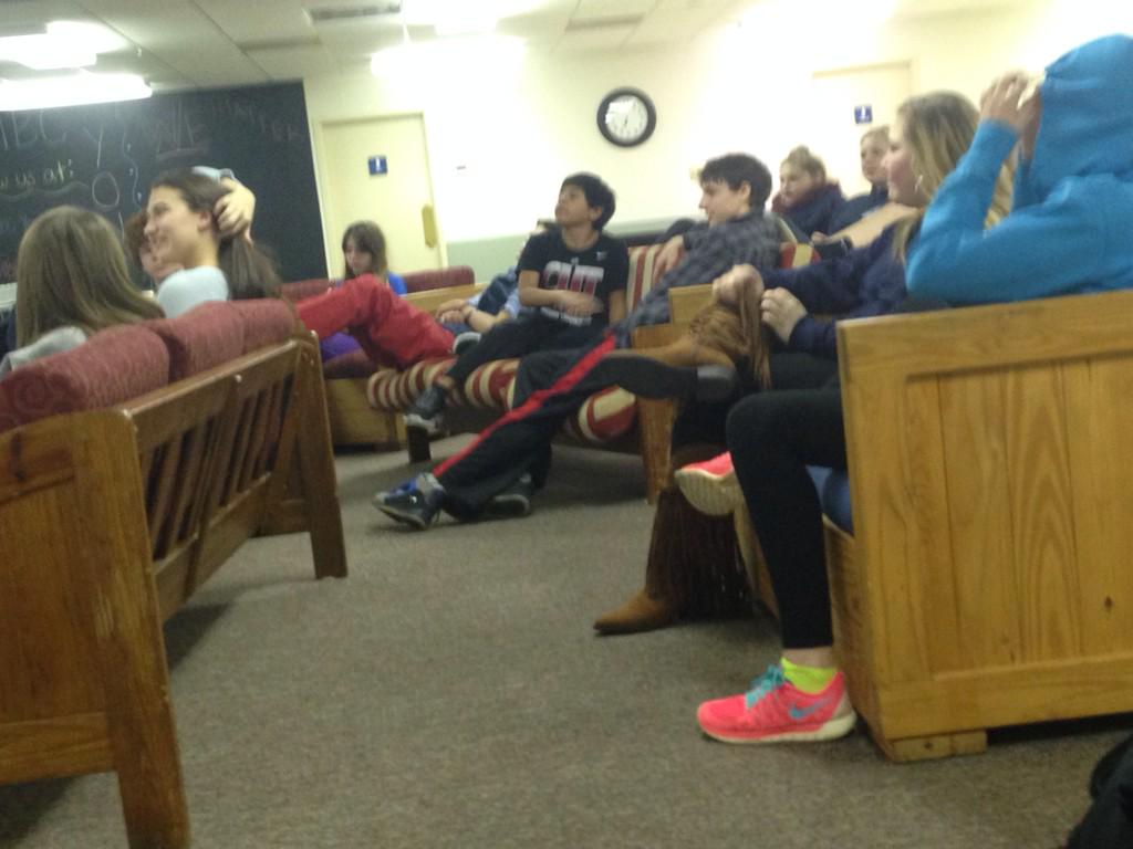 FHBC_youthgroup's tweet image. Wednesday Night ethics discussion! #somuchpassion #DontTouchTheSalad #overreactmuch?