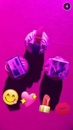 CyrusEvolution's tweet photo. Miley has Snapchat! Her username is 'mileycyrus' 💖 http://t.co/k1p37xYODP