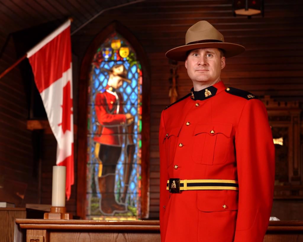 RobWilliamsAB's tweet photo. Husband. Father. Hero. RIP Constable David Wynn. @ctvedmonton #yeg http://t.co/4yaJPU6rhc