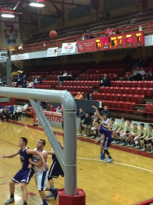 89coachsully's tweet photo. End of the 1st quarter at West Frankfort. A-J 16 Eldorado 9 http://t.co/kFmE5QlJOZ