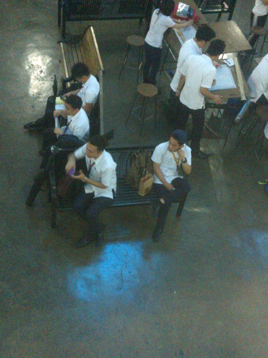 BORED0oM's tweet photo. Boys hunting muna, tagal ni maam eeh!! #TheTributes http://t.co/9SnCKB2XH3