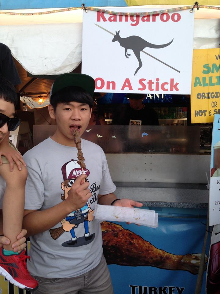 1Th5161718's tweet photo. Hi #cf122 I'm Taeyong. Environmental Science Major. From South Korea. The picture is me eating alligator meat #nifkin http://t.co/kThgvE89BM