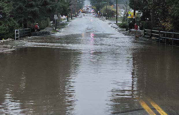 Cost of North Vancouver flood nears $1 million #Vancouver #NorthVancouver #WestVancouver vancouversun.com/news/metro/Cos…