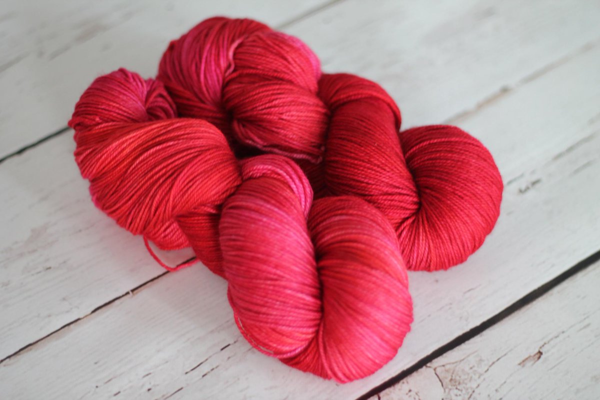 Spring is in the air! At least here.Preview of a new spring color coming soon,<a href="/lettuceknit/">Sylvie Gagne</a> not quite carnelian but...