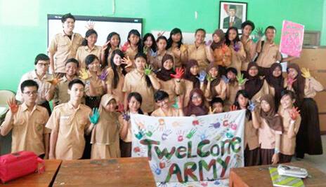 Twel_Cone's tweet photo. Selamat pagi kakak-kaka! Mana suaranya yang rindu rusuh-rusuh bareng Cone?? Biar hujan gini, tetep SEMANGKA ya!  ☔ http://t.co/vPOspeWiYT