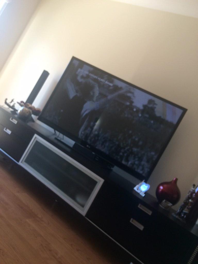 bellaaa1997's tweet photo. Whenever this comes on I just kind crawl up into a ball and cry http://t.co/9GHWwyvn4K