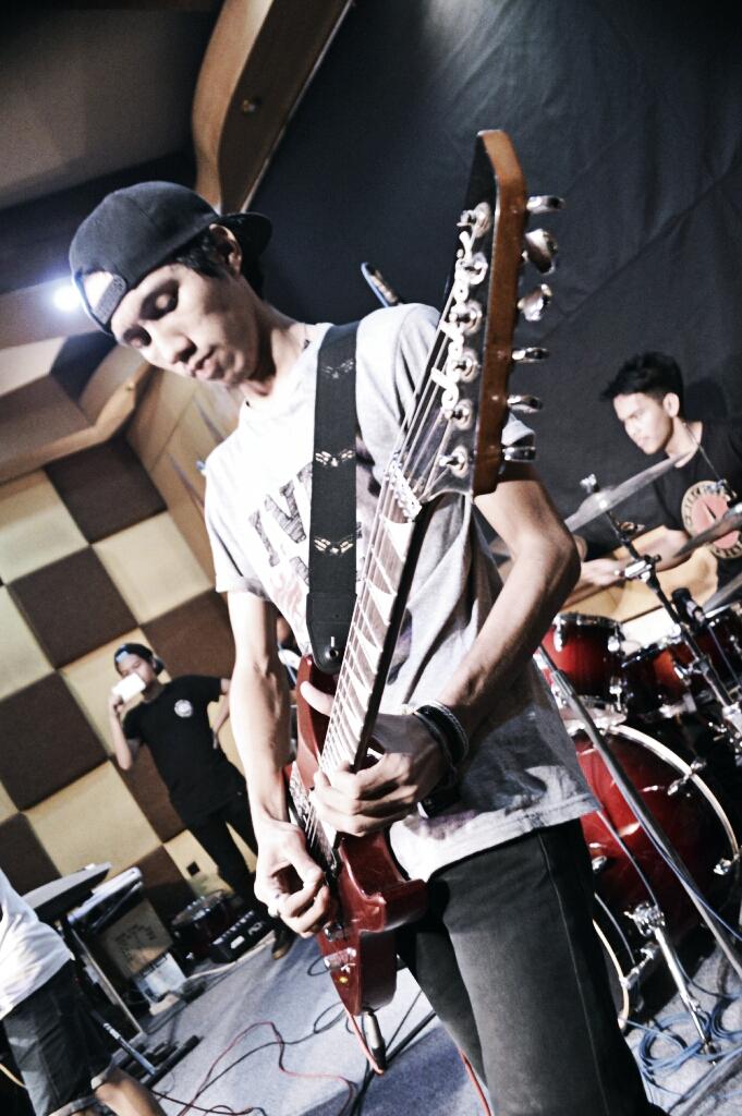 <a href="/Aditiuuung/">Aditya Kusuma</a> wearing <a href="/iamindonesian/">I'M INDONESIAN</a> at <a href="/shocklinerecord/">SHOCKLINE RECORDS</a> 
Photo by: <a href="/jakartanetwork/">jakartanetwork.com</a>