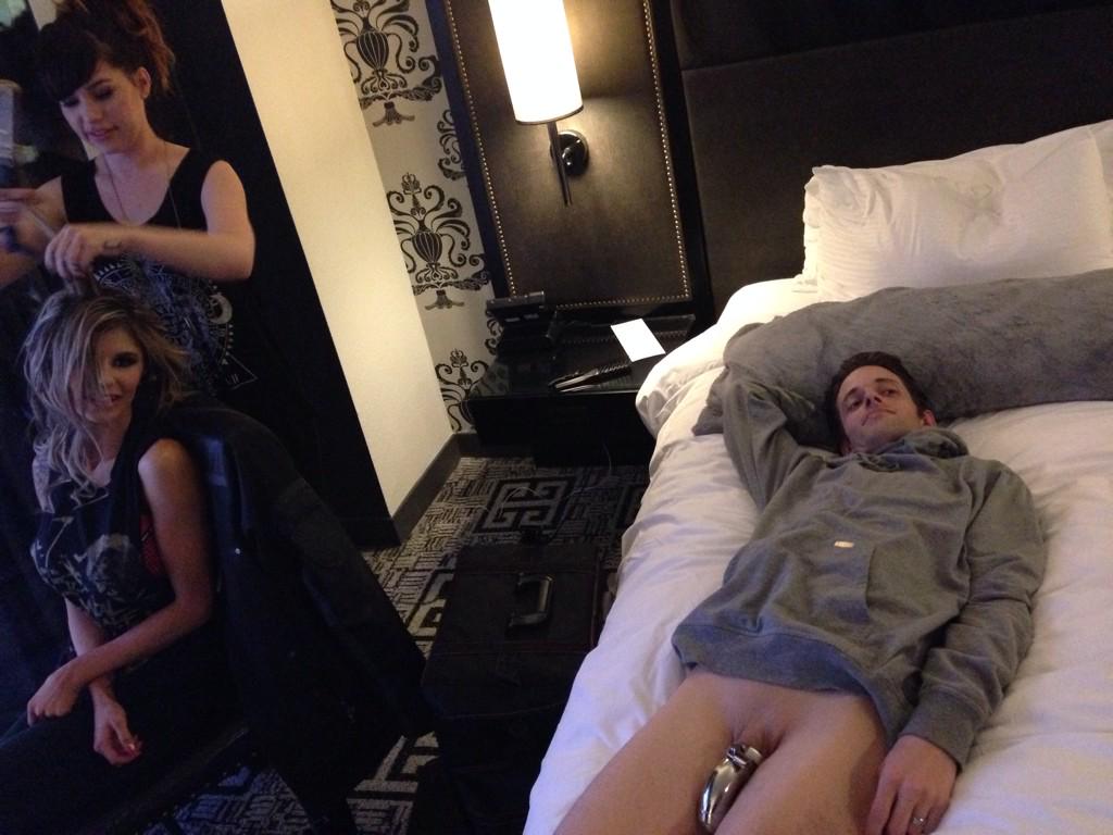 <a href="/DogfartNetwork/">Dogfart Productions</a>   <a href="/billywatson3/">Billy Watson</a> <a href="/ChaosChloe/">Chloe Chaos</a> gonna destroy this Cuck lol AVN Cuck