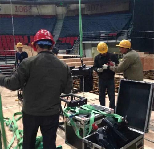 coreatchina's tweet image. Hoist system for HuNan TV New Year Eve Concert Dec.31st,2014.